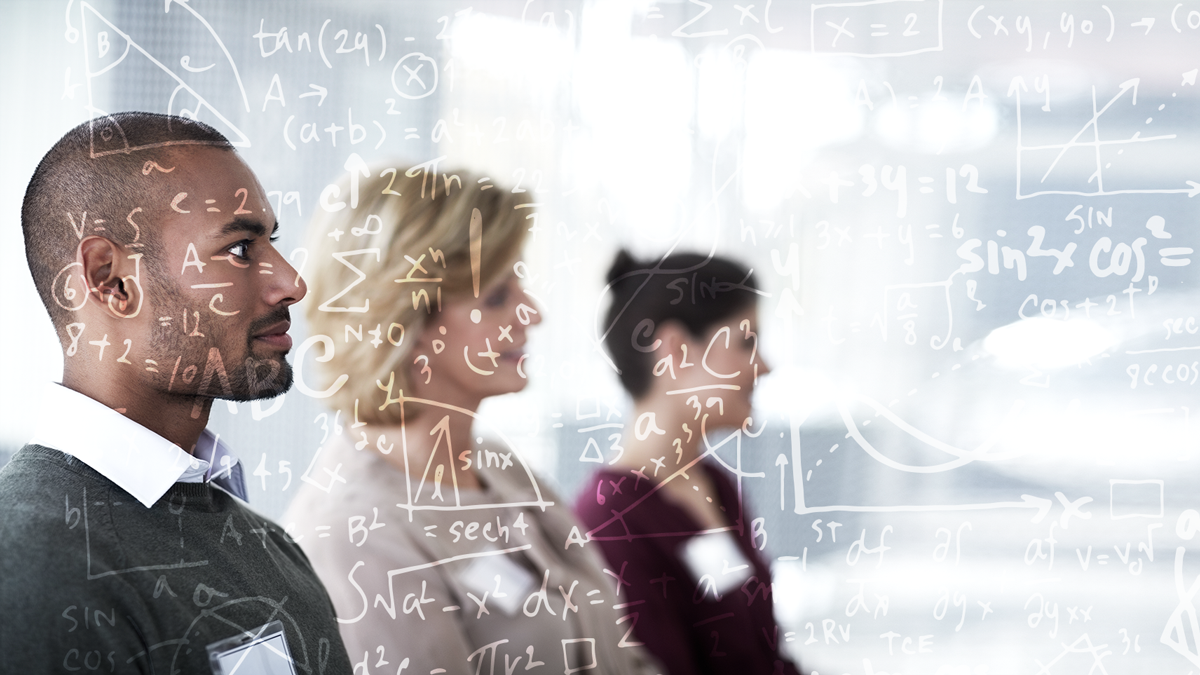 Gruppe von Personen blickt nach vorn, überlagert von mathematischen Formeln und Gleichungen